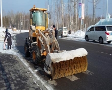 伊犁新疆扫雪车